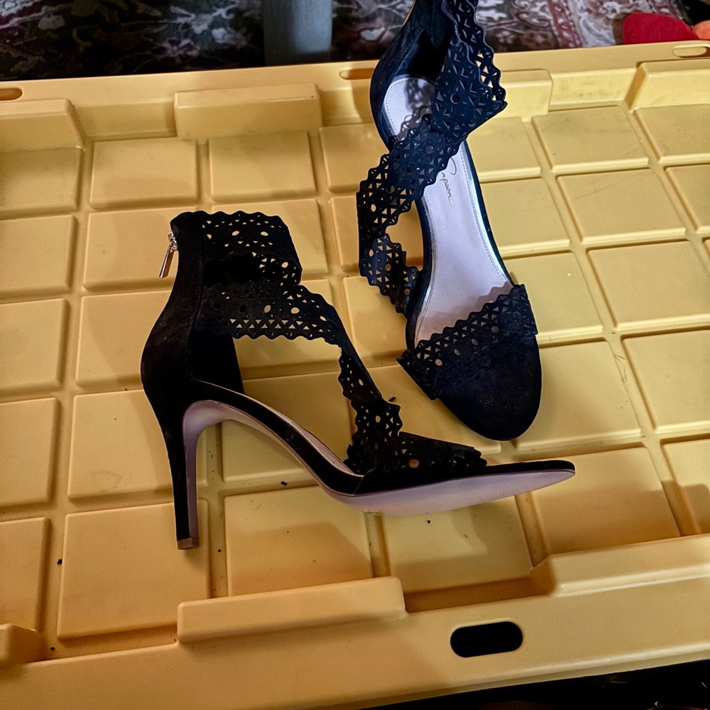 Jessica Simpson Black Scalloped Heels